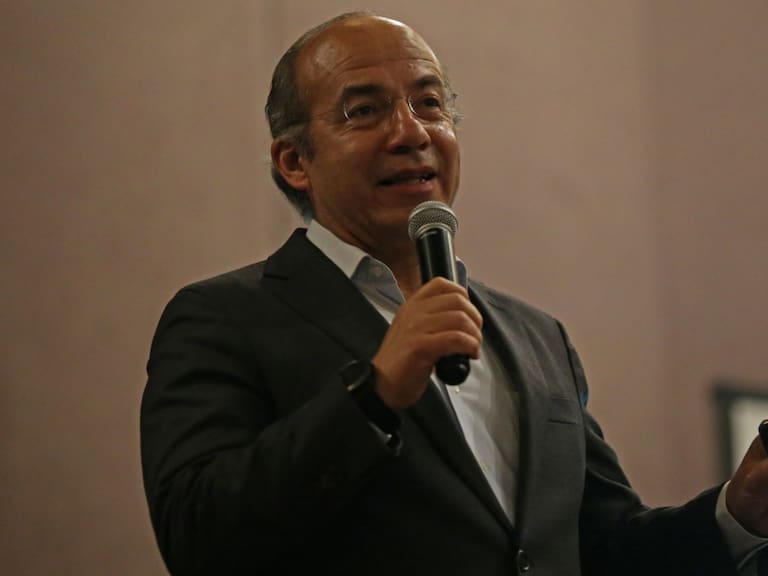 Critica Felipe Calderón la Reforma Eléctrica de AMLO