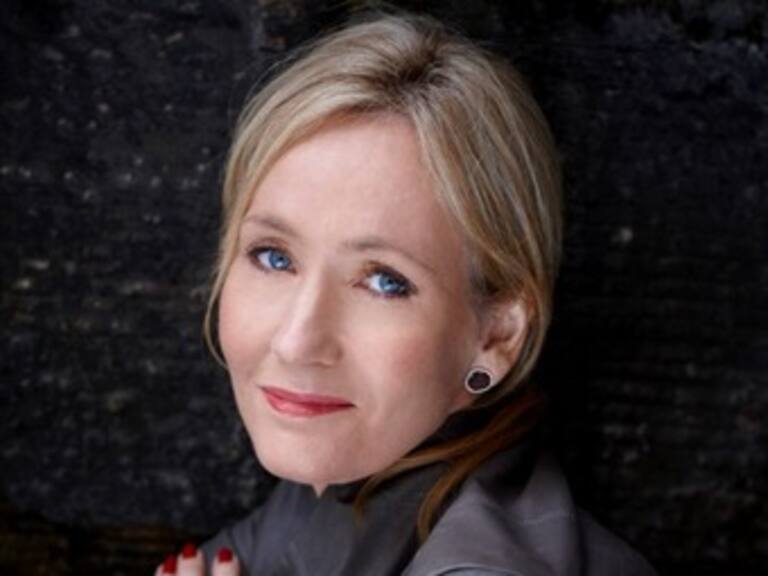 Llega a México novela para adultos de J.K. Rowling