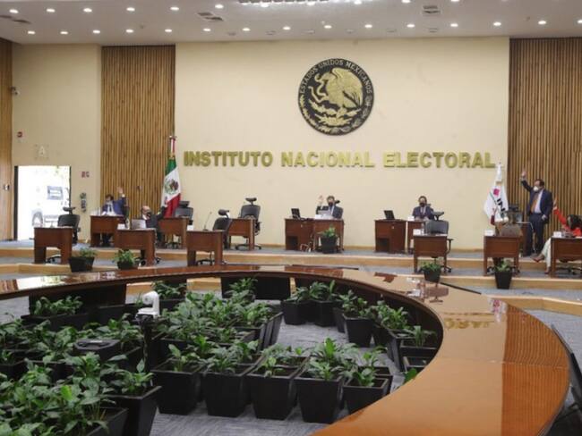 INE reanuda proceso para revocación de mandato