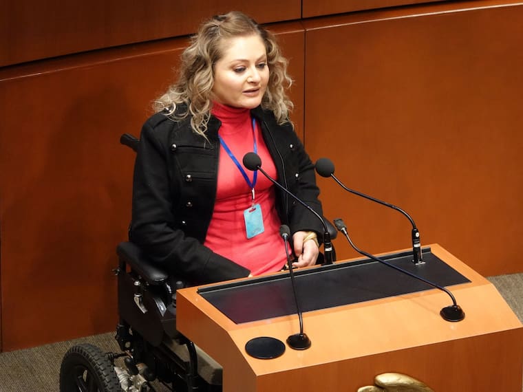 "Efectivamente, el Presidente del Senado tiene la facultad de convocar... siempre que sea fuera del salon de sesiones, el reglamento marca que tiene que ser con un acuerdo": Claudia Anaya