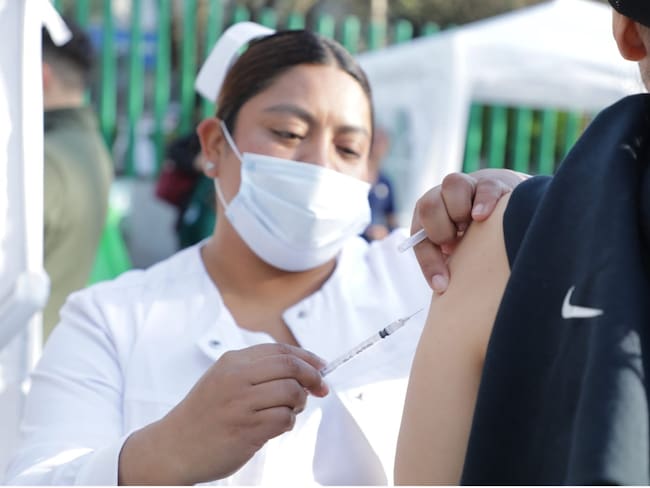 IMSS aplica más de 670 mil dosis de vacuna contra el sarampión
