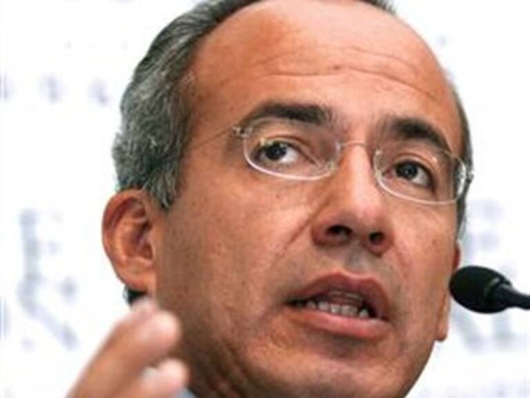 Me voy, pero inseguridad continúa: Calderón