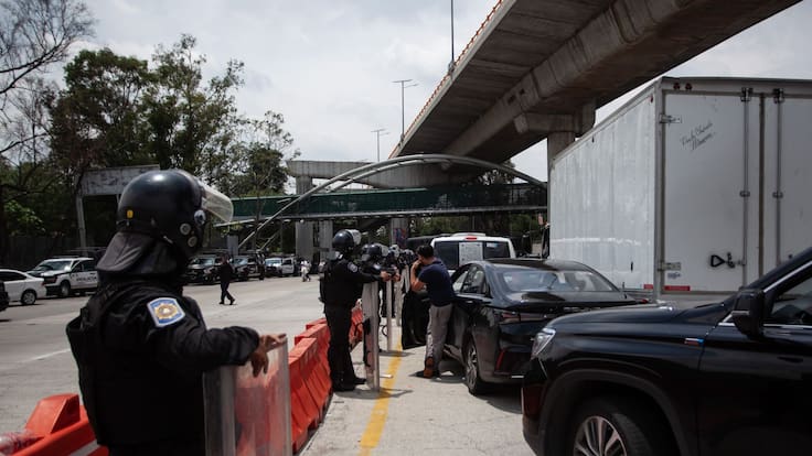 Gobierno Federal prioriza diálogo con normalistas en caseta México-Cuernavaca