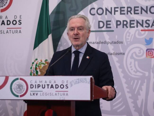 Reforma electoral no se decidirá por una encuesta ni consulta: Creel