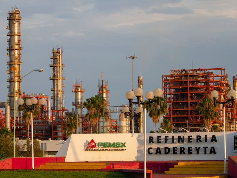 PEMEX redujo 9.1% su deuda financiera y mantuvo su compromiso de endeudamiento neto cero