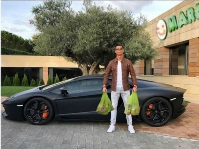 Cristiano Ronaldo es objeto de burlas por su nuevo Lamborghini (GALERÍA)