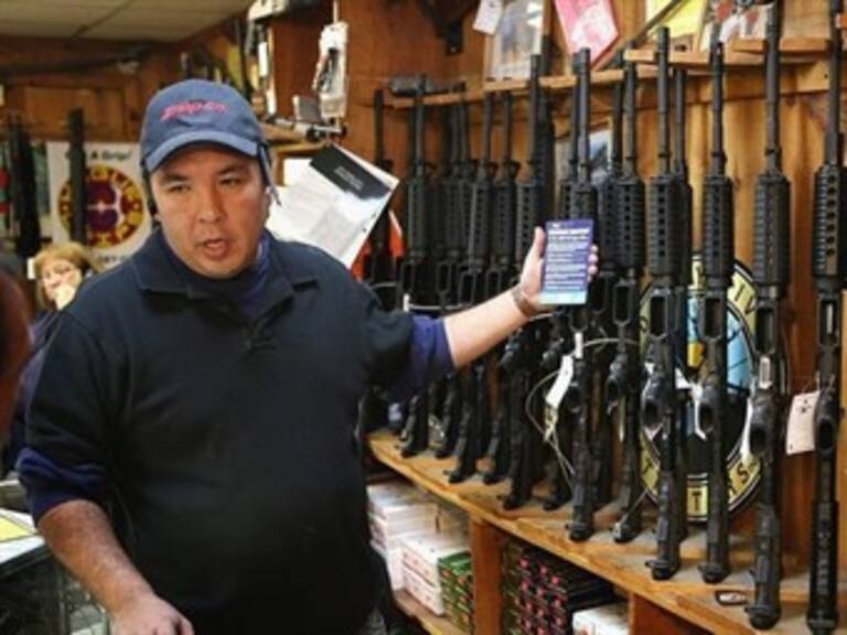 Ratifica Corte de EUA regulación para venta de armas en la frontera sur