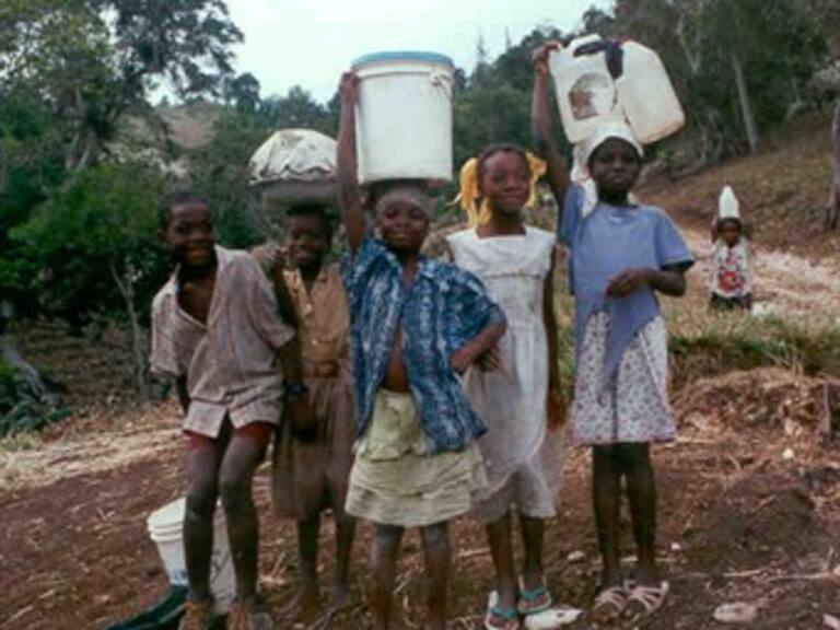 Activa República Dominicana vigilancia por cólera en Haití