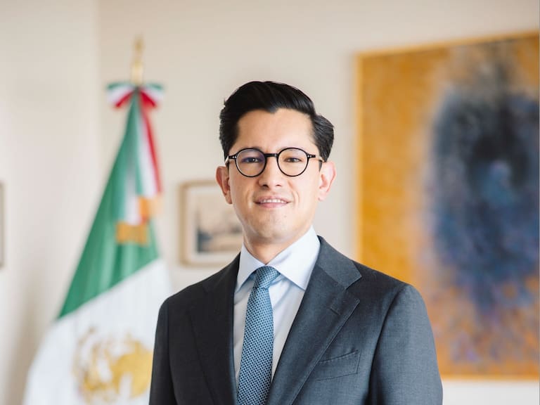 Roberto Velasco Álvarez fue propuesto como titular de la Secretaría de Relaciones Exteriores por la presidenta Claudia Sheinbaum, en sustitución de Juan Ramón de la Fuente.