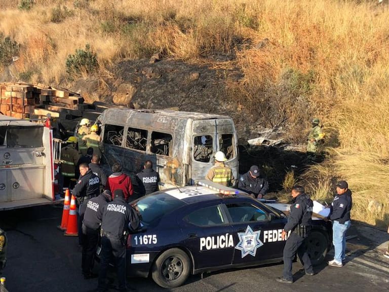 Sube a 14 el número de fallecidos en accidente de autopista a Zapotlanejo
