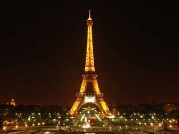 Jean Piña se une a la felicitación mundial para la Torre Eiffel