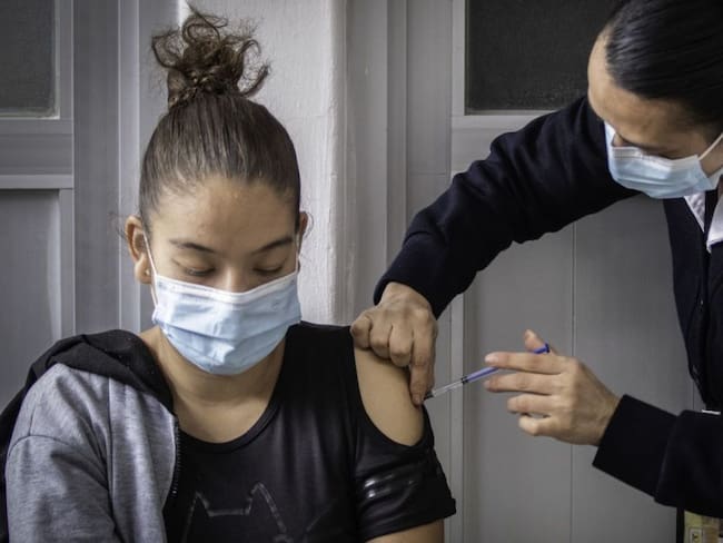 México inicia este lunes vacunación contra COVID-19 e influenza