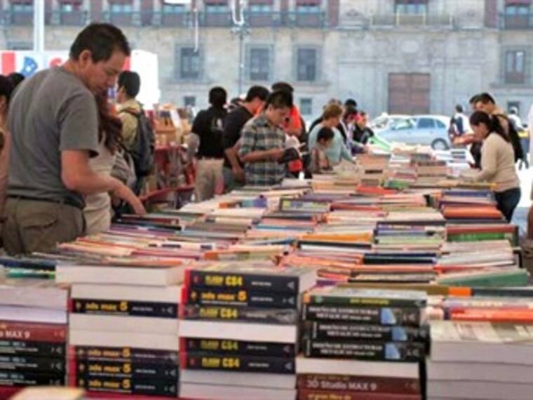Feria del libro.Marina Taibo,promotora