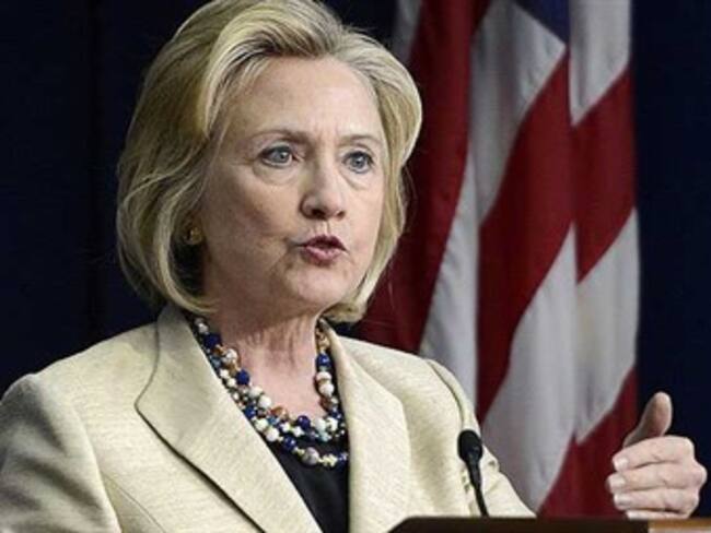 Urge Hillary Clinton a aprobar la reforma migratoria