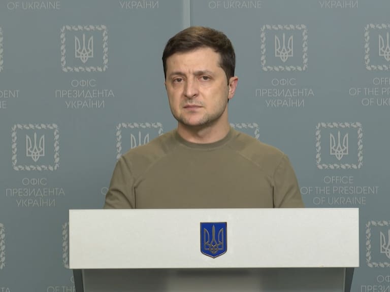 Zelensky acusa a Rusia de cometer crímenes de guerra en Ucrania