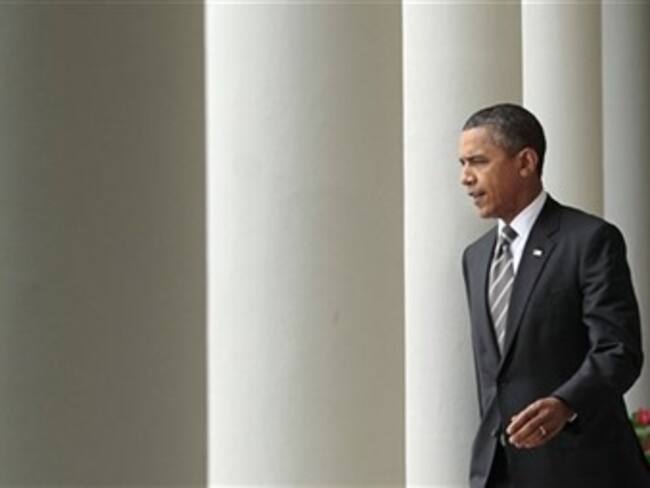 Obama promulgó acuerdo para aumentar techo de deuda