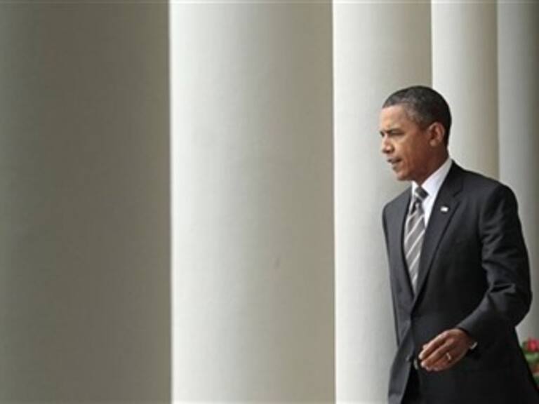 Obama promulgó acuerdo para aumentar techo de deuda