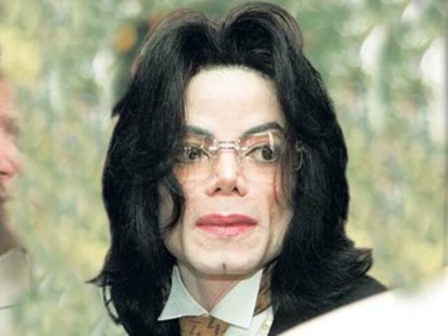 Instruye juez orden mordaza a abogados en caso Jackson