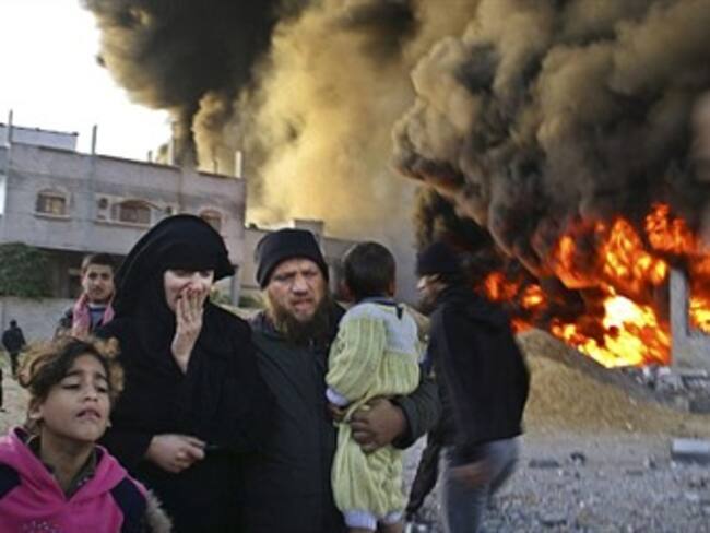 Suman más de 100 muertos por ofensiva en Gaza