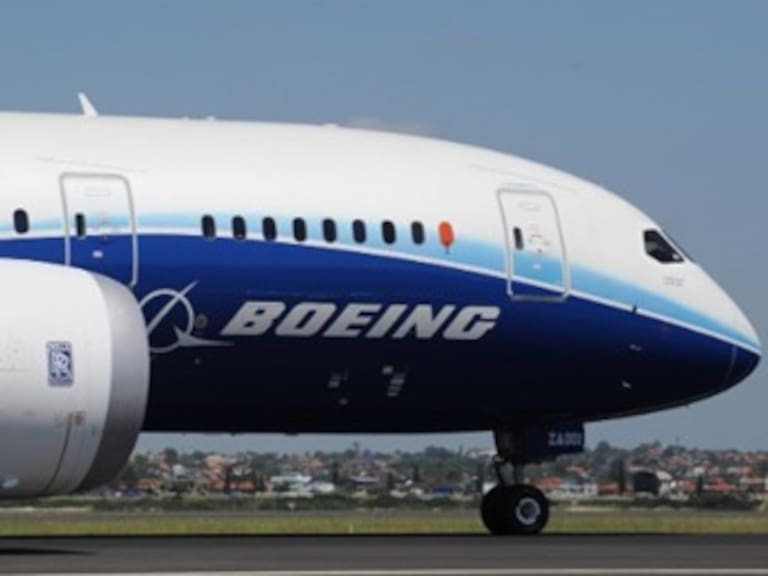 Trabaja Boeing en modificar baterías de aviones Dreamliners: WSJ