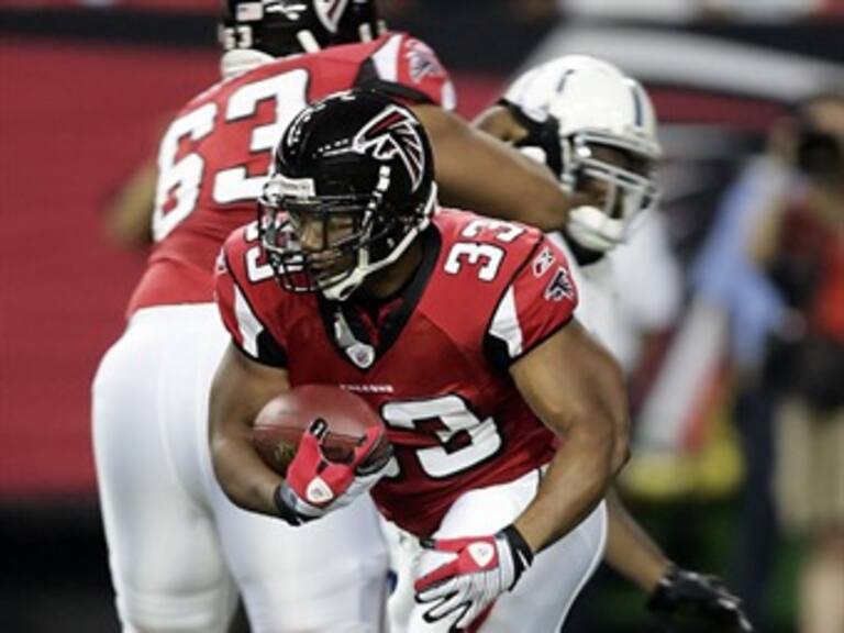 Revalidan contrato jugadores de NFL