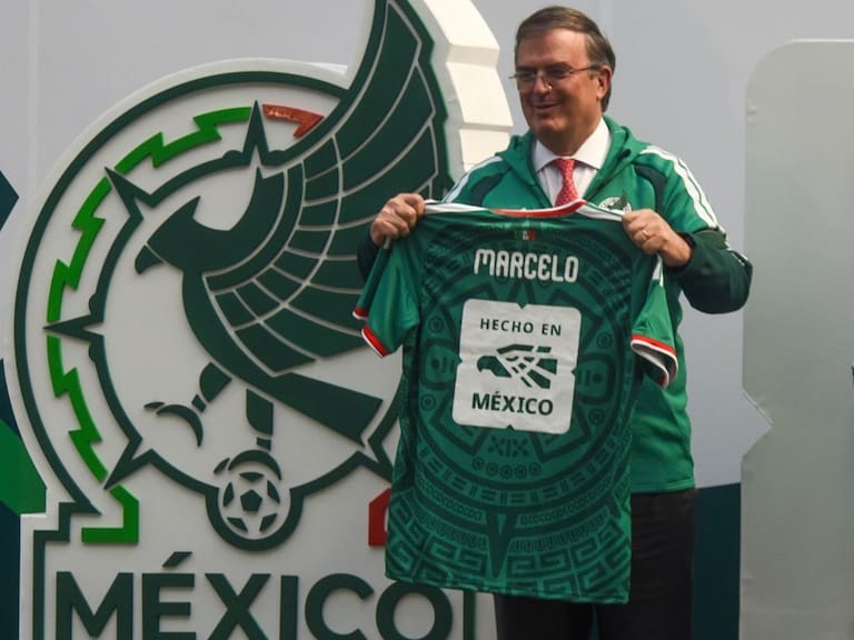 La fabricación de la playera de la Selección Mexicana involucra toda la cadena de valor textil incluyendo sustentabilidad y competitividad, detalló el presidente de la Canaive, José Pablo Maauad Pontón quien lamentó la piratería y el comercio ilegal.