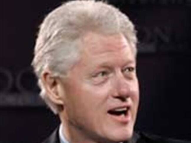 Elogia Clinton acciones de GDF en pro de la educación