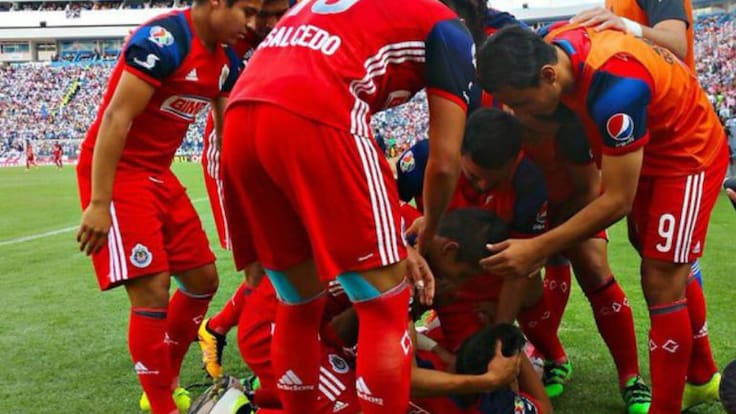 Guadalajara eludió el descenso tras golear a Puebla en el Cuauhtémoc