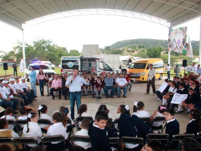 Aristóteles Sandoval entregó últimos apoyos en el interior de Jalisco