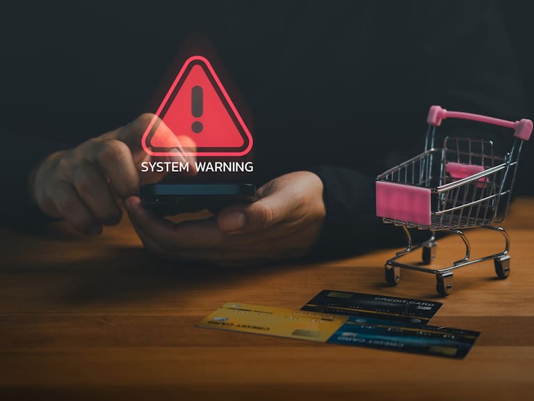 Especialistas en ciberseguridad advirtieron que los Fraudes Hot Sale incluyen paquetes falsos con códigos QR que pueden derivar en robo de datos bancarios y acceso a dispositivos móviles.