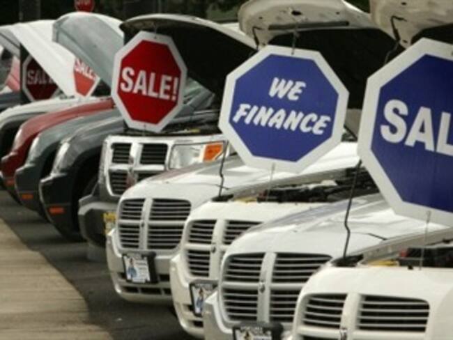 Caen ventas de GM 19.4%; Chrysler baja 9%