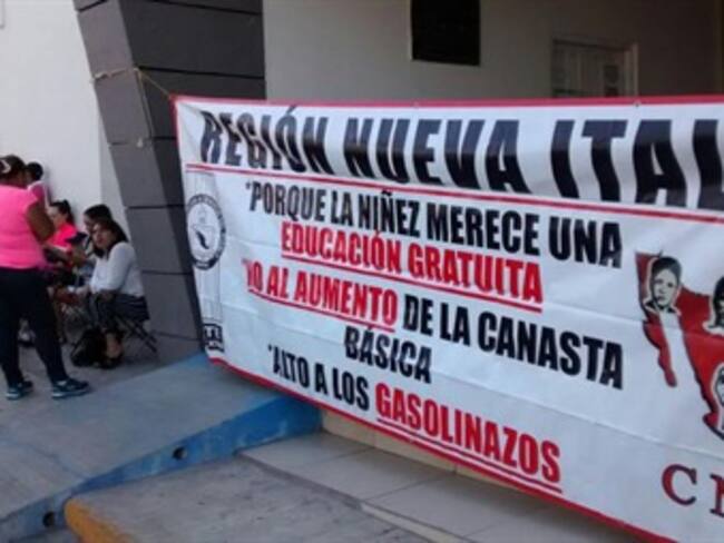 Se movilizan maestros por casos Acapulco y Ayotzinapa