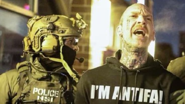 Arrestan a activista de Minnesota por amenazar con matar y acosar a agentes de ICE