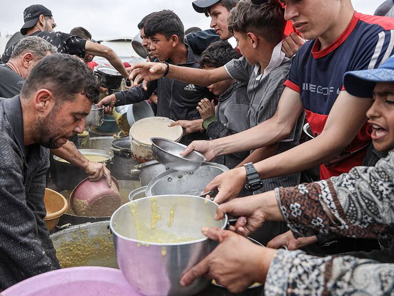 Israel pretende llevar "una cantidad básica" de alimentos a la Franja de Gaza