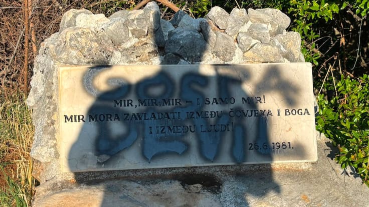 ¿Qué significa ‘Devil in a Skirt’? Quema en santuario de la virgen en Medjugorje genera protesta