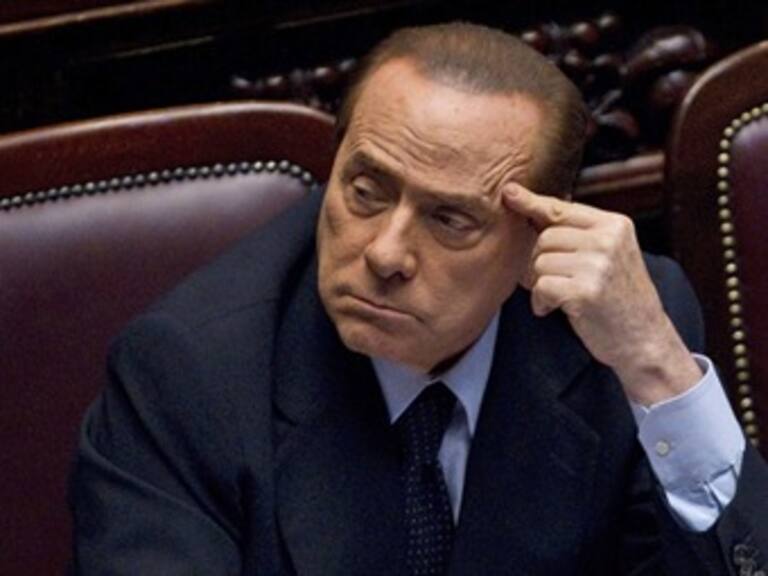 Condenan a Berlusconi a cuatro años de prisión