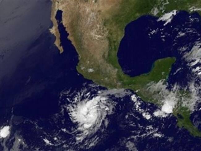 Emiten alerta preventiva por la cercanía de Dora a Guerrero