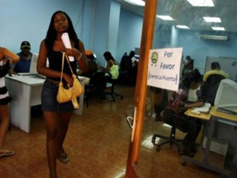 Aumenta Cuba servicio público de acceso a Internet