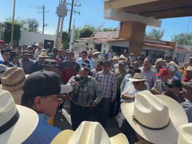 ¡Caos en Sinaloa! Agricultores bloquean casetas por precio justo del maíz