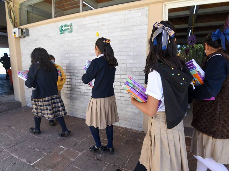 ¿Cuándo será el primer puente oficial del ciclo escolar 2024 - 2025?