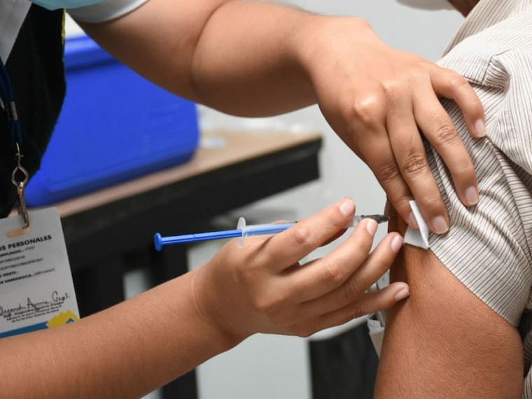 Inicia vacunación contra COVID-19 de personas postradas y en residencias: Oliva López