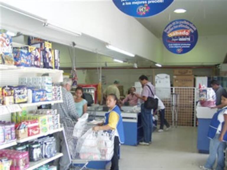 Presentan tiendas del ISSSTE déficit de 900 mdp