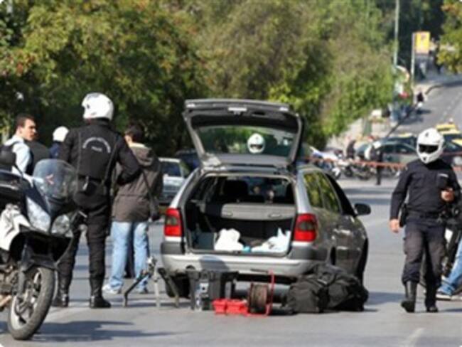 Suspende Grecia servicio de paquetería por oleada de bombas