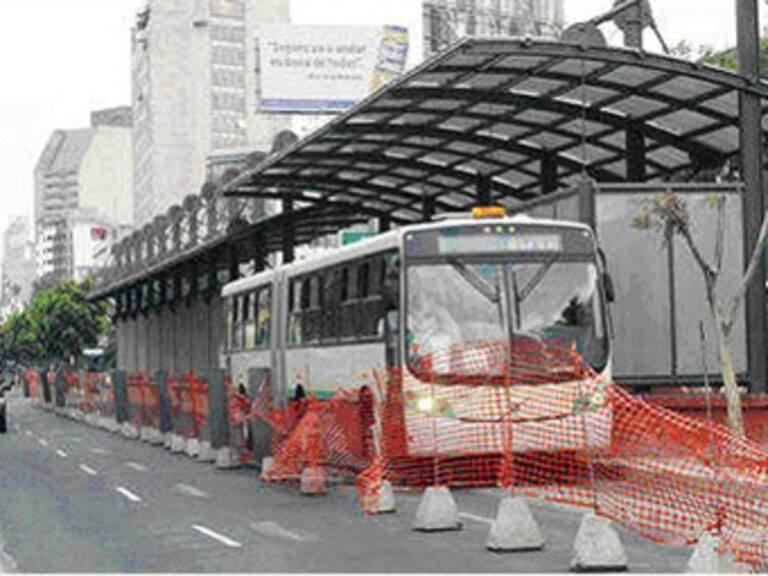 Atropella Metrobús a joven en Insurgentes Centro