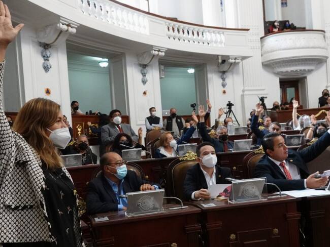 Siete diputados más de Morena dejan curul en el Congreso CDMX