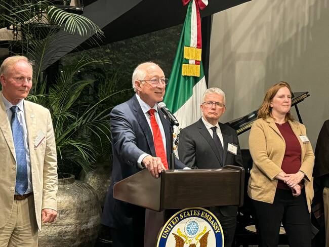 Sheinbaum le pone “lineamientos” a embajador Salazar