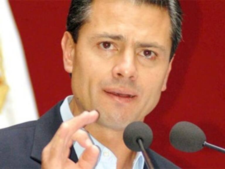 Critica Peña Nieto &#039;mini informe&#039; de Calderón