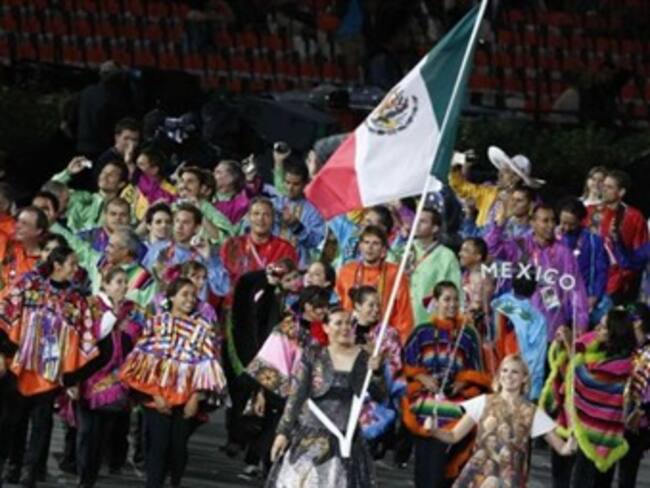 Defiende Mafud propuesta en vestuario de delegación mexicana