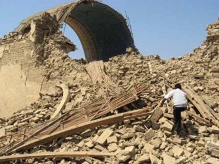 Remece fuerte réplica de sismo a L'Aquila y Roma