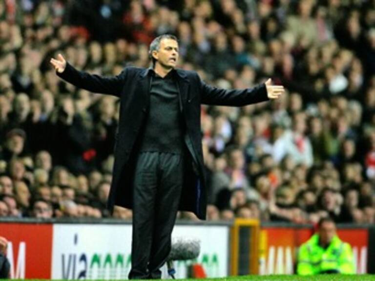 Mourinho asegura que no ha establecido contacto con ningún club